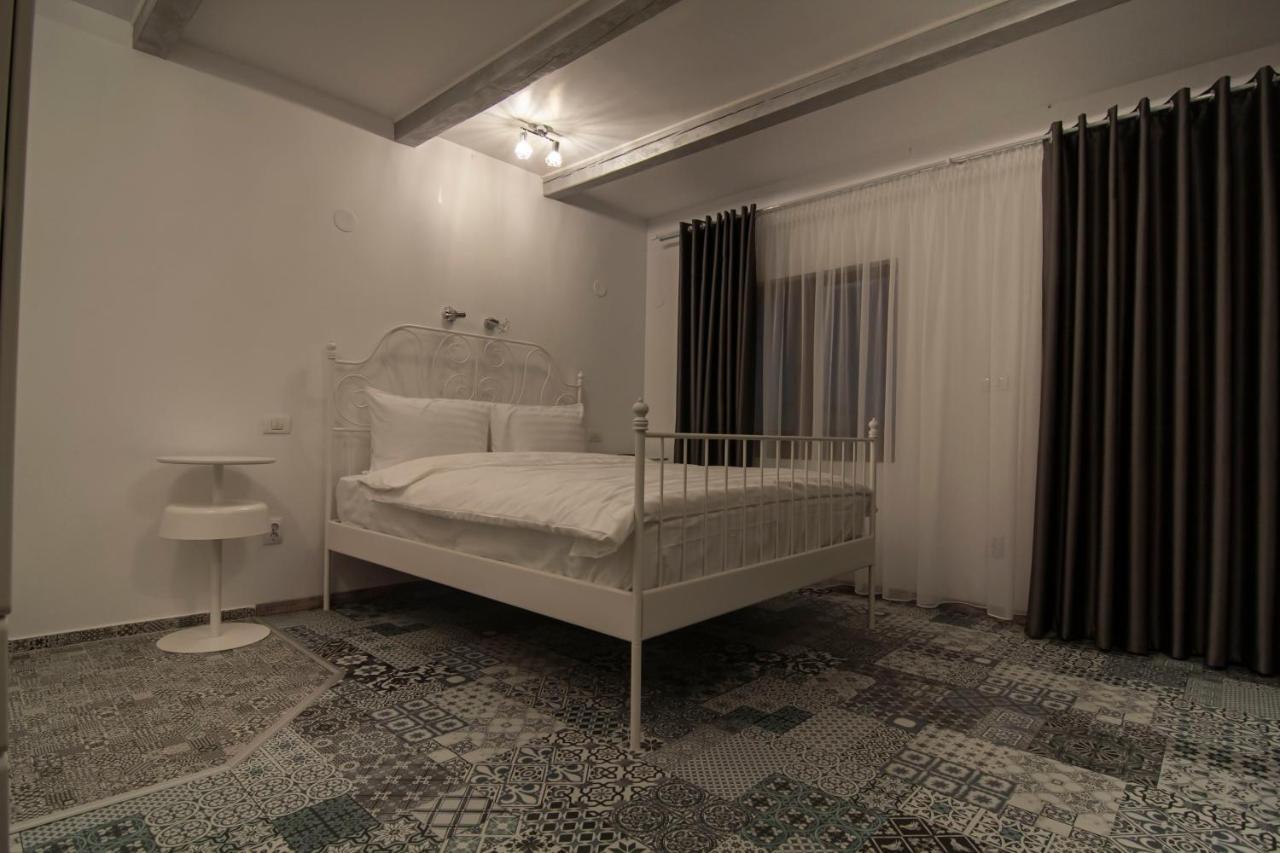 Apartment Seven House *