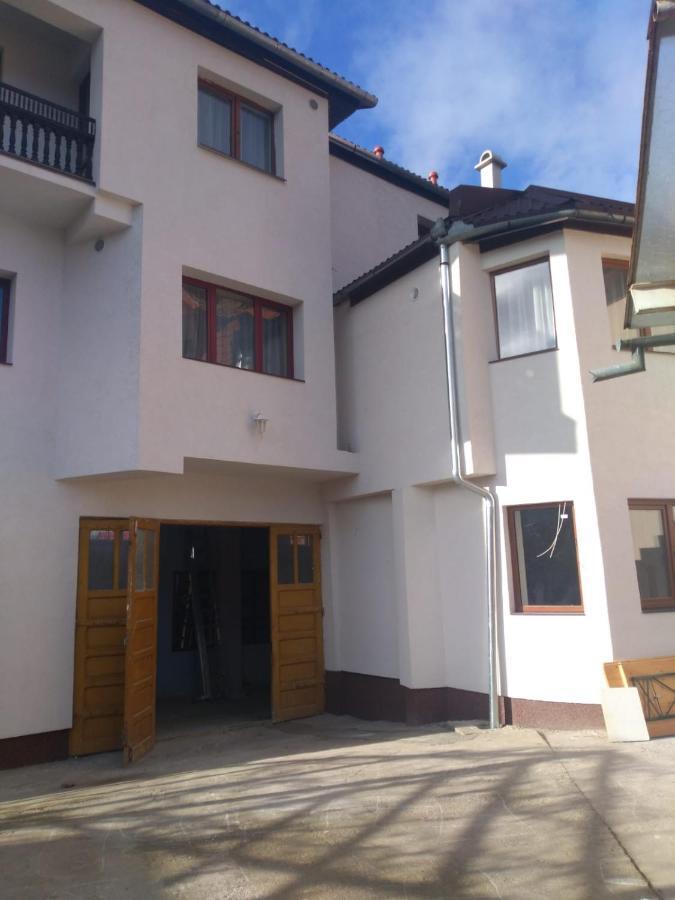 Seven House Apartment *